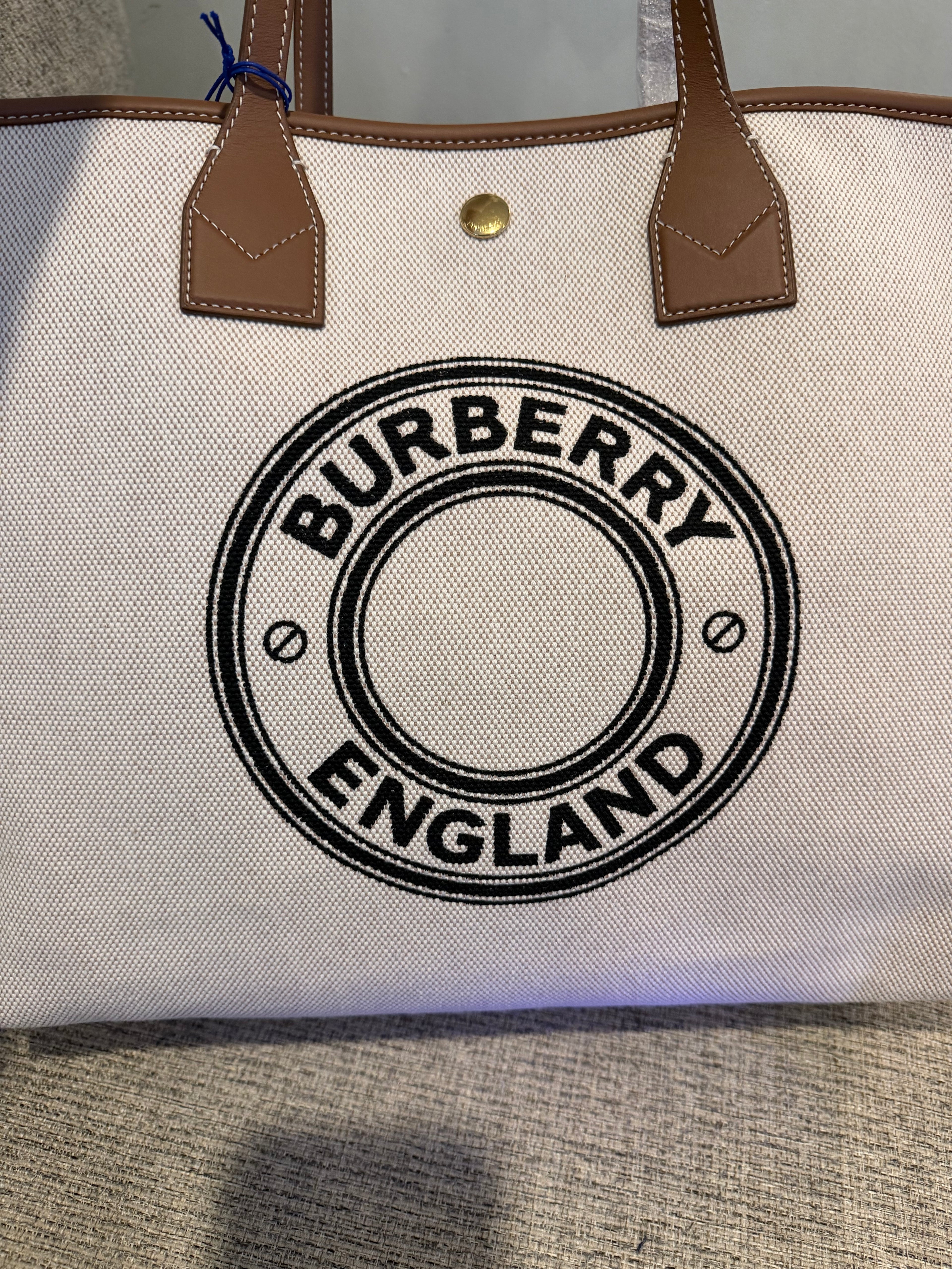 Burberry Tote Bag Medium