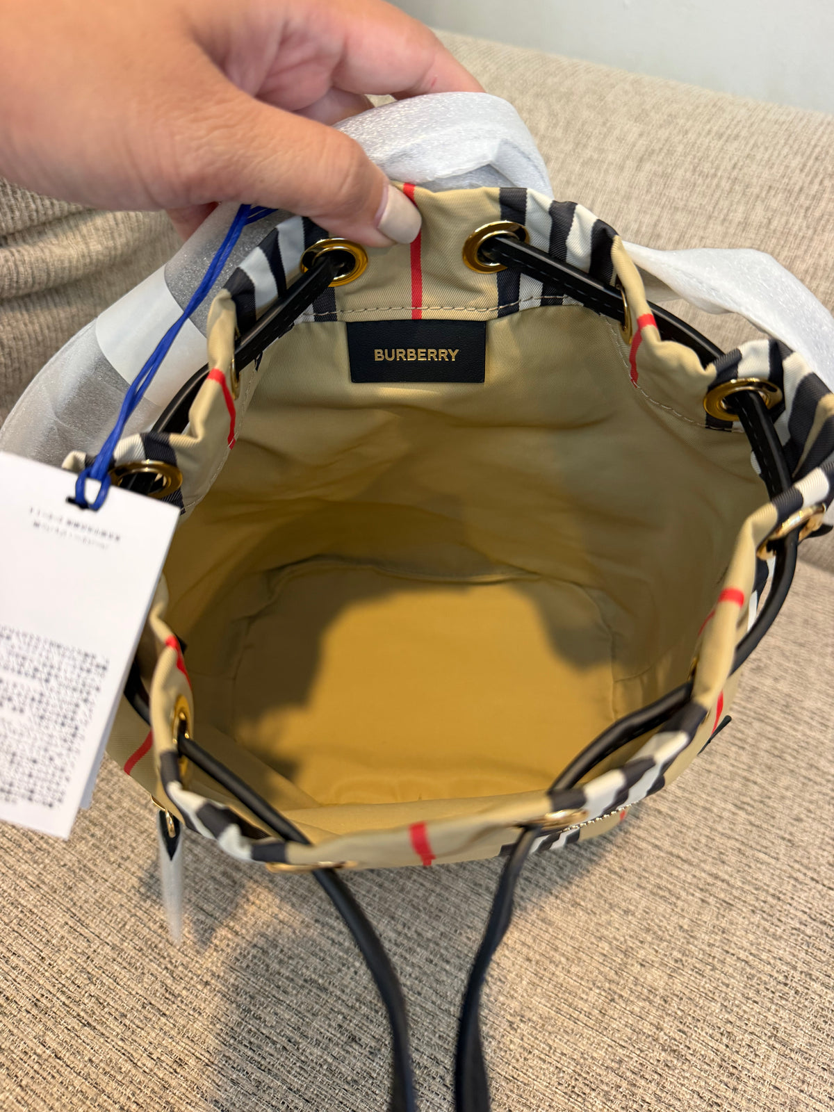 Burberry Bucket Bag Bnew