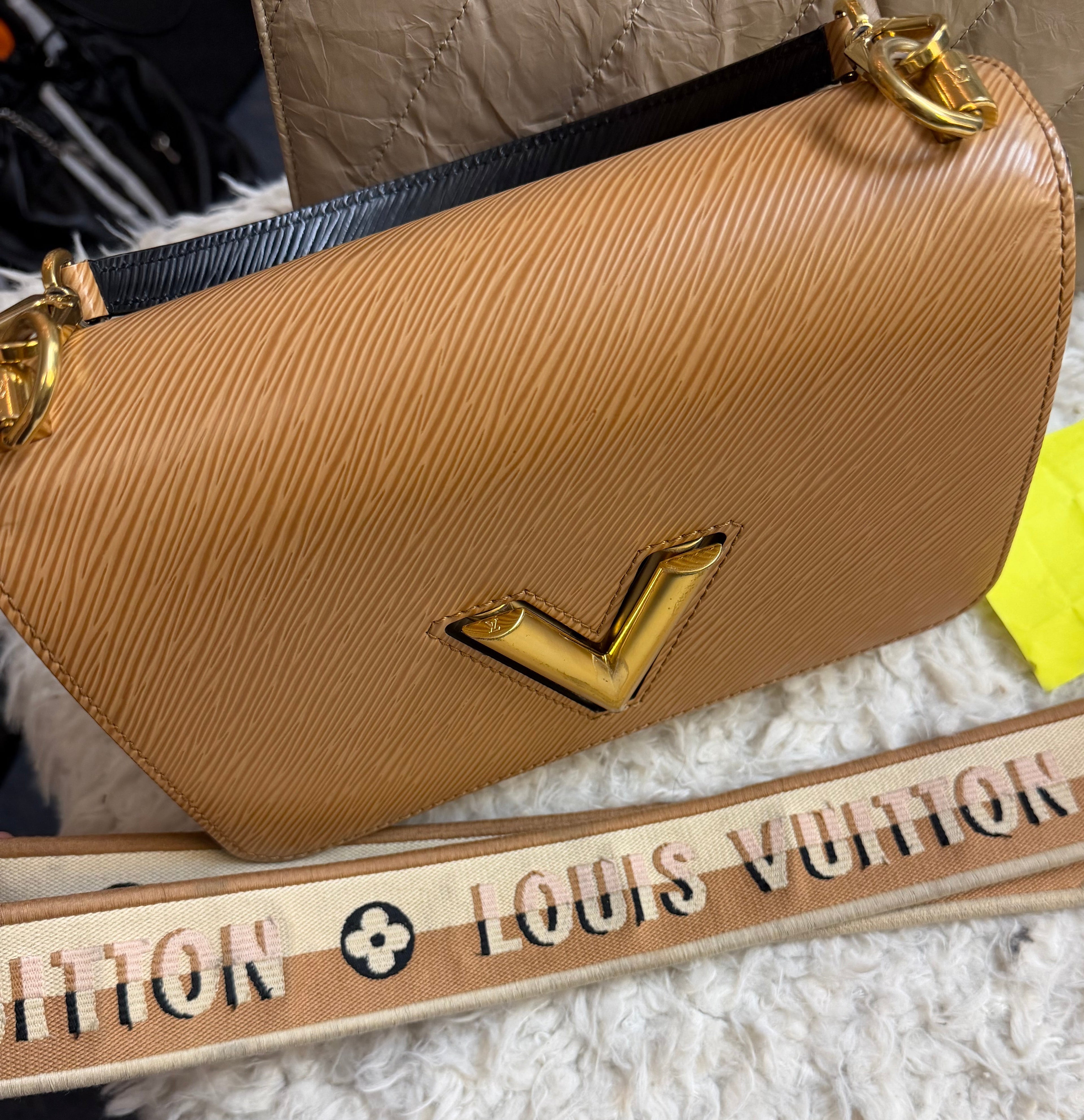 Louis Vuitton Twist MM
