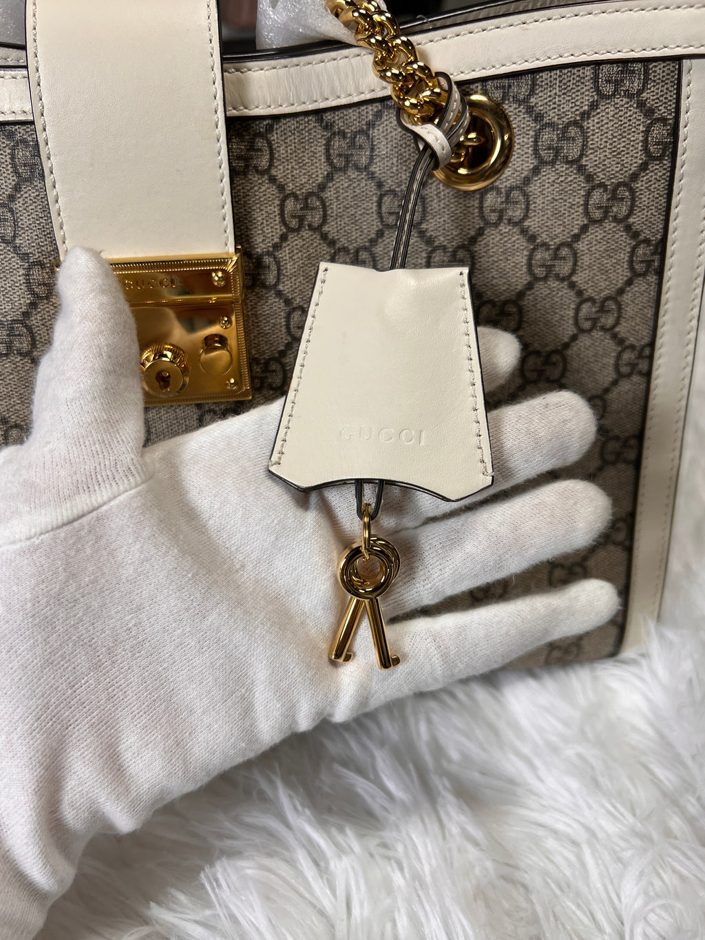 Gucci Supreme Padlock Tote Medium