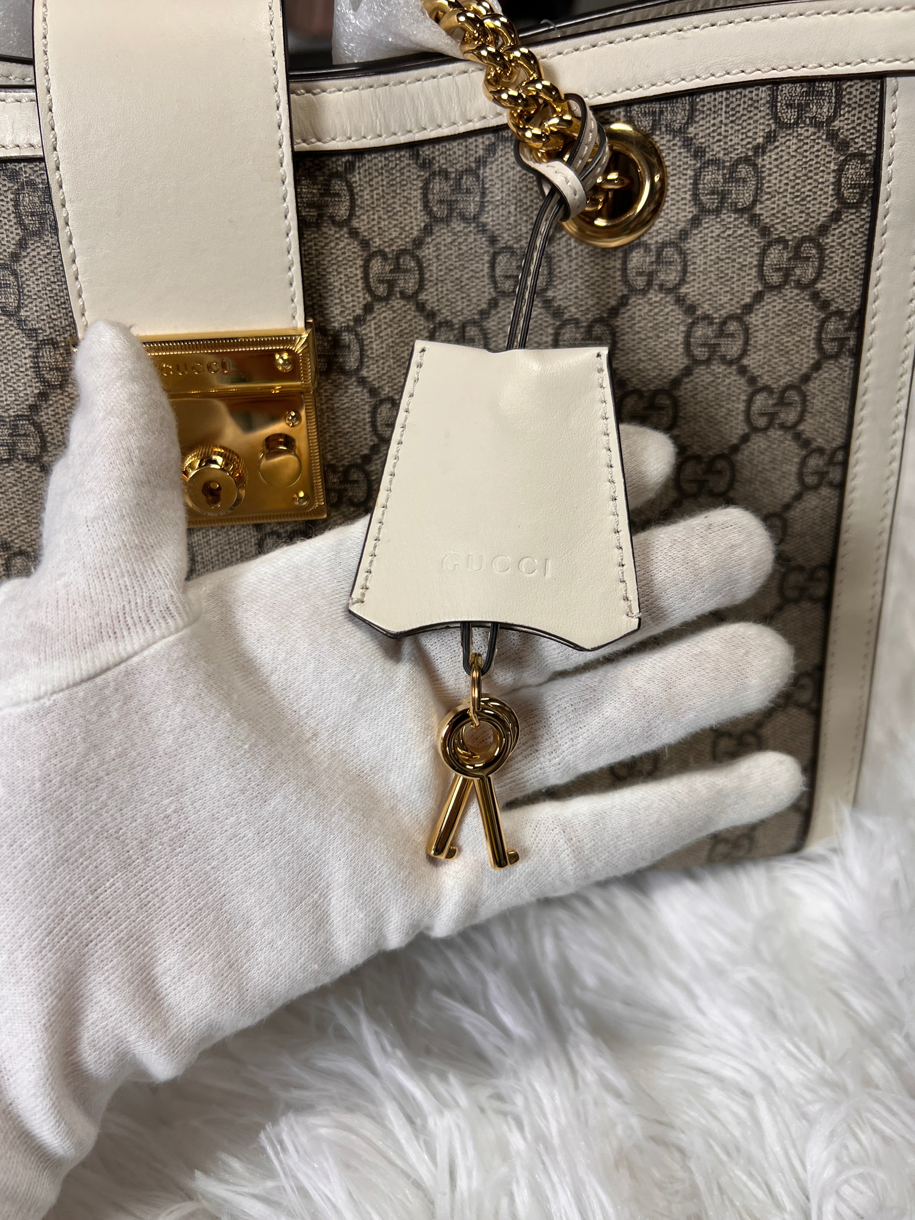 Gucci Supreme Padlock Tote Medium