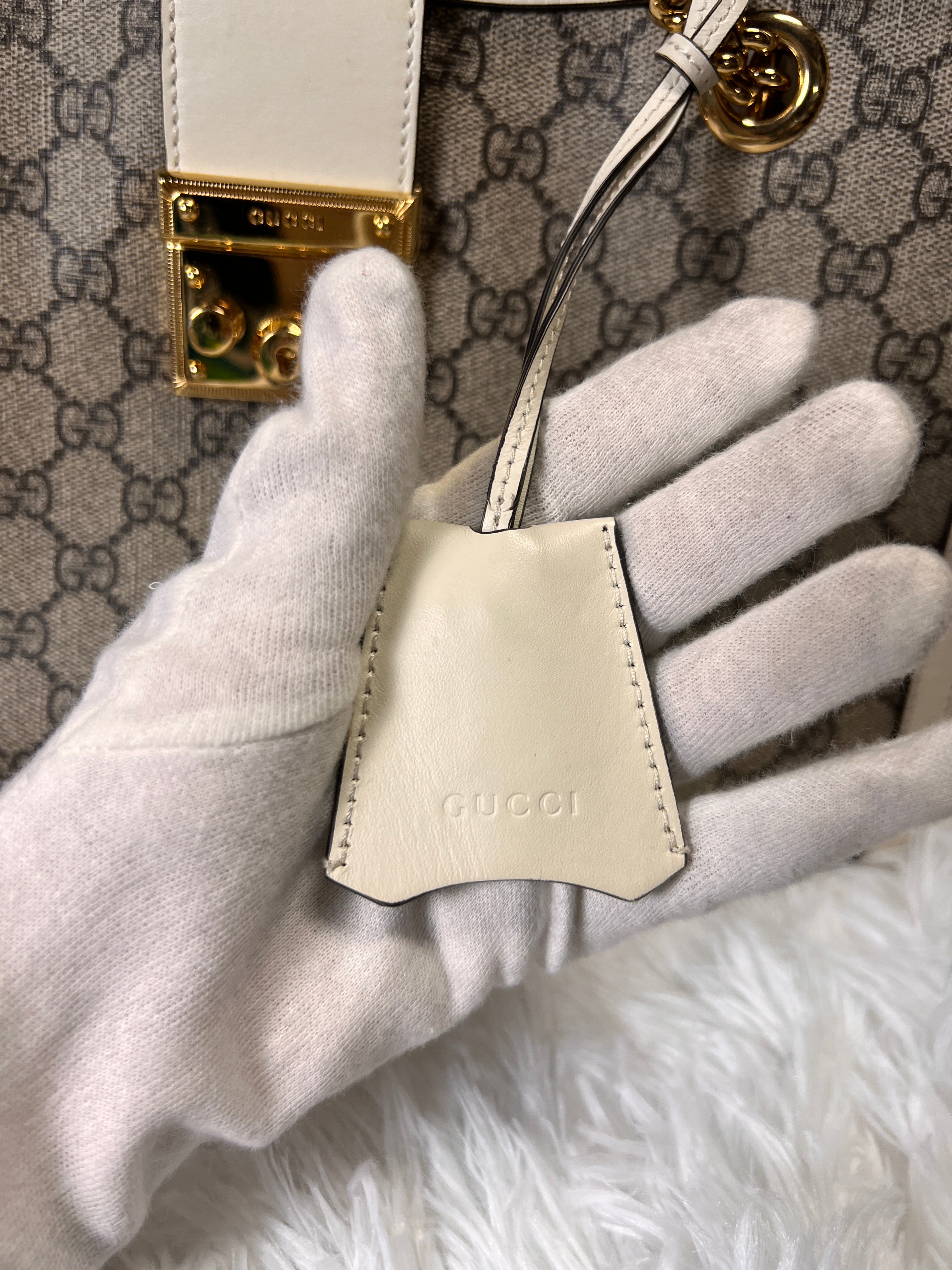 Gucci Supreme Padlock Tote Medium