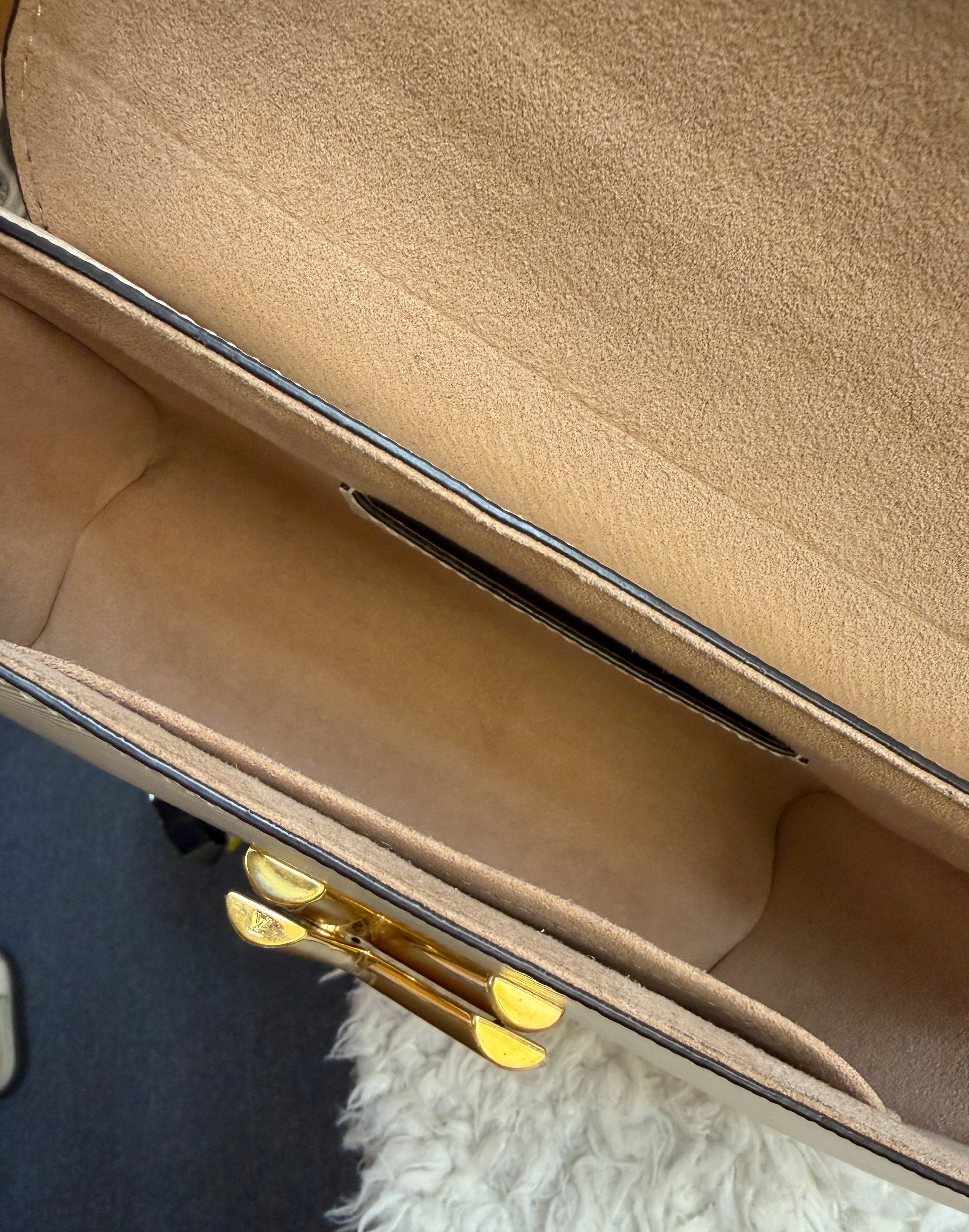 Louis Vuitton Twist MM