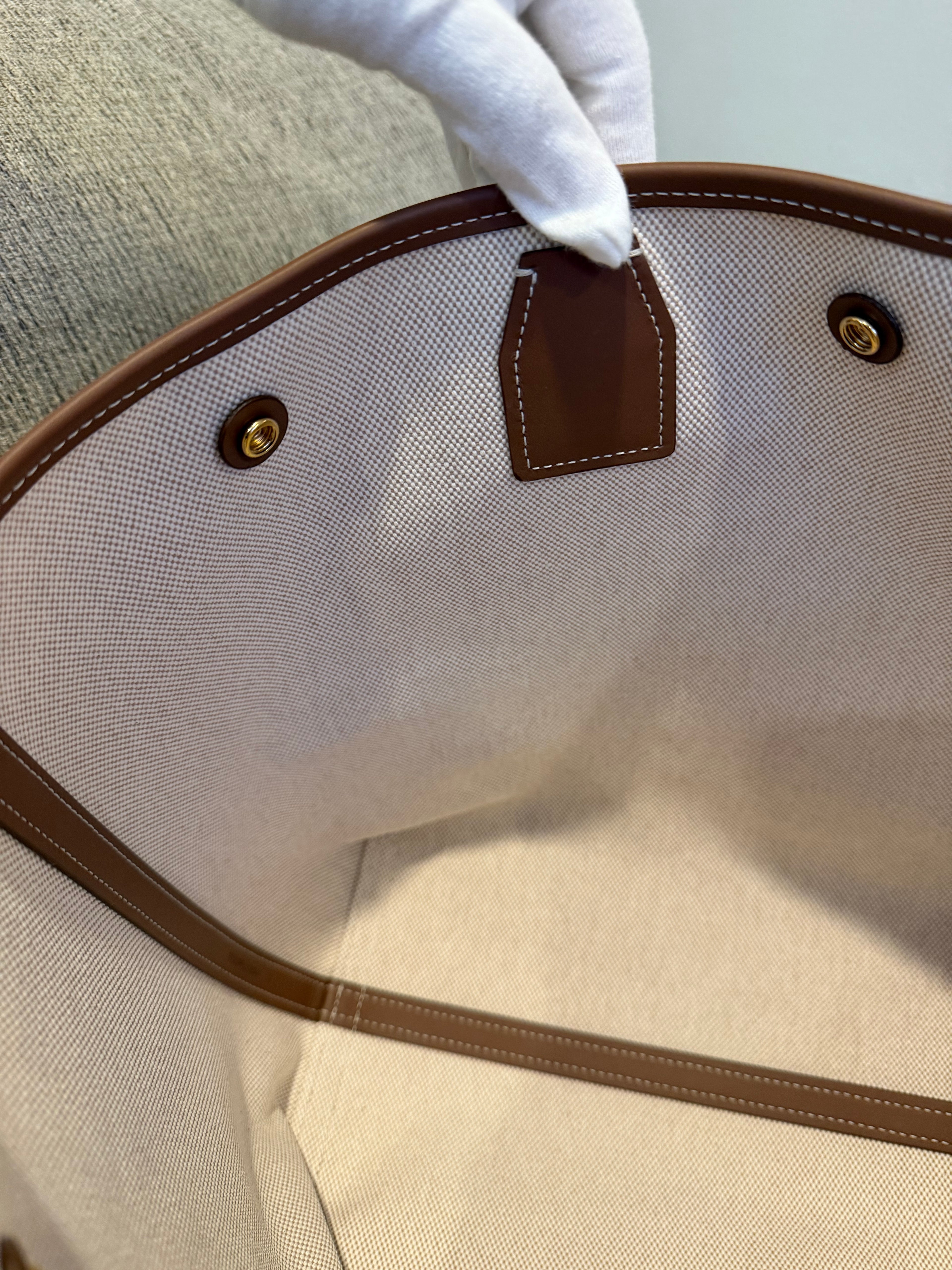 Burberry Tote Bag Medium