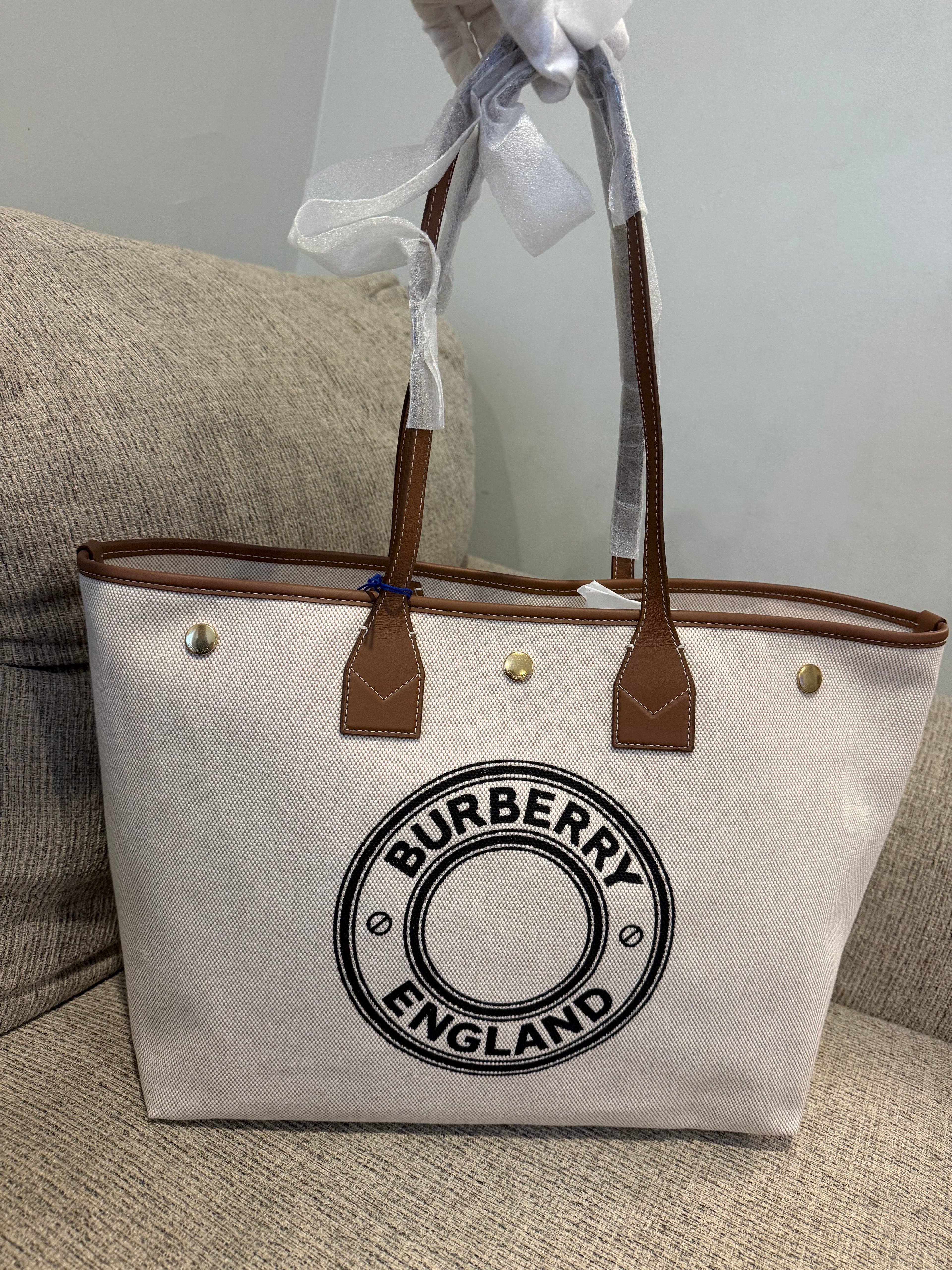 Burberry Tote Bag Medium