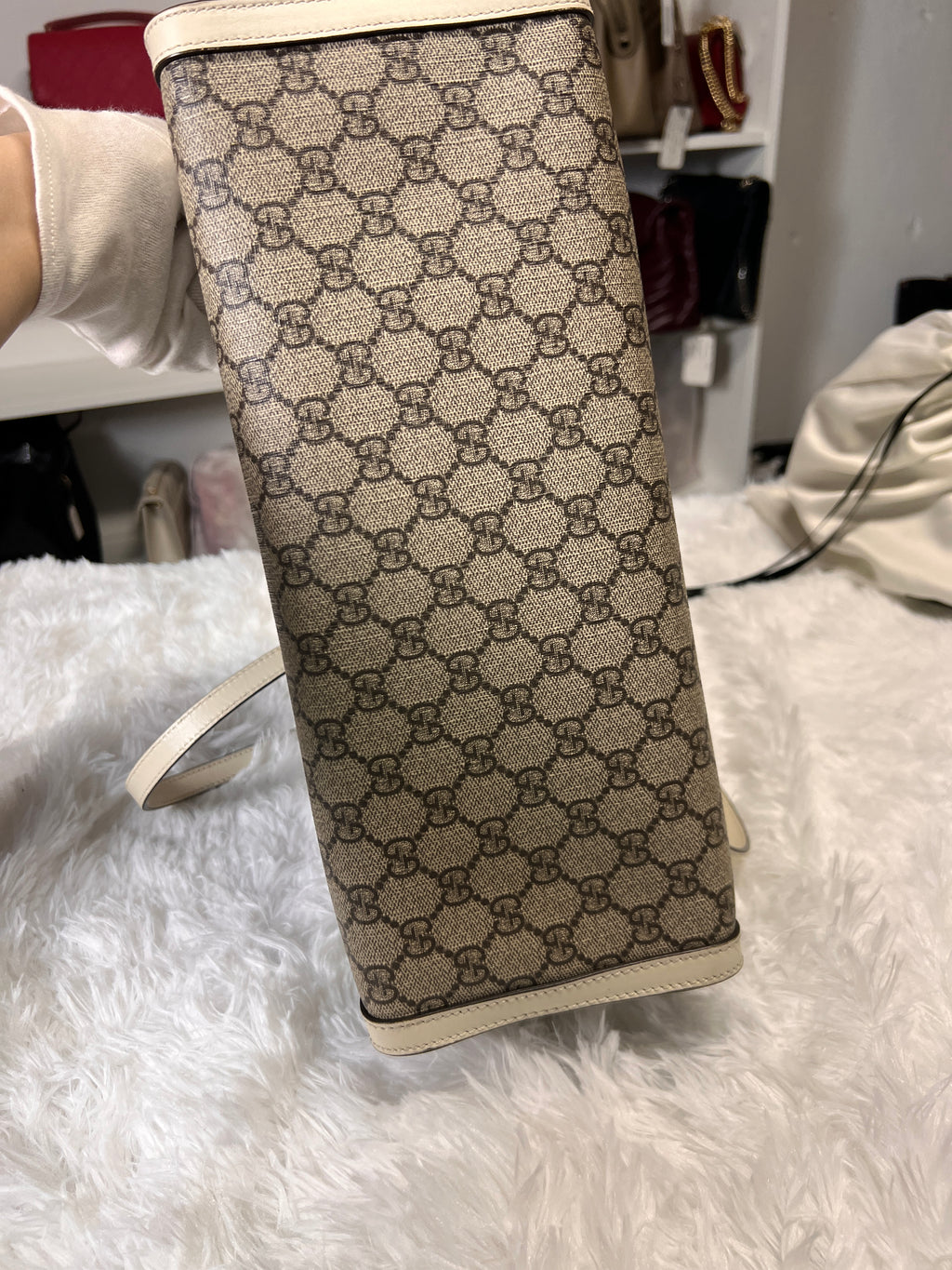 Gucci Supreme Padlock Tote Medium