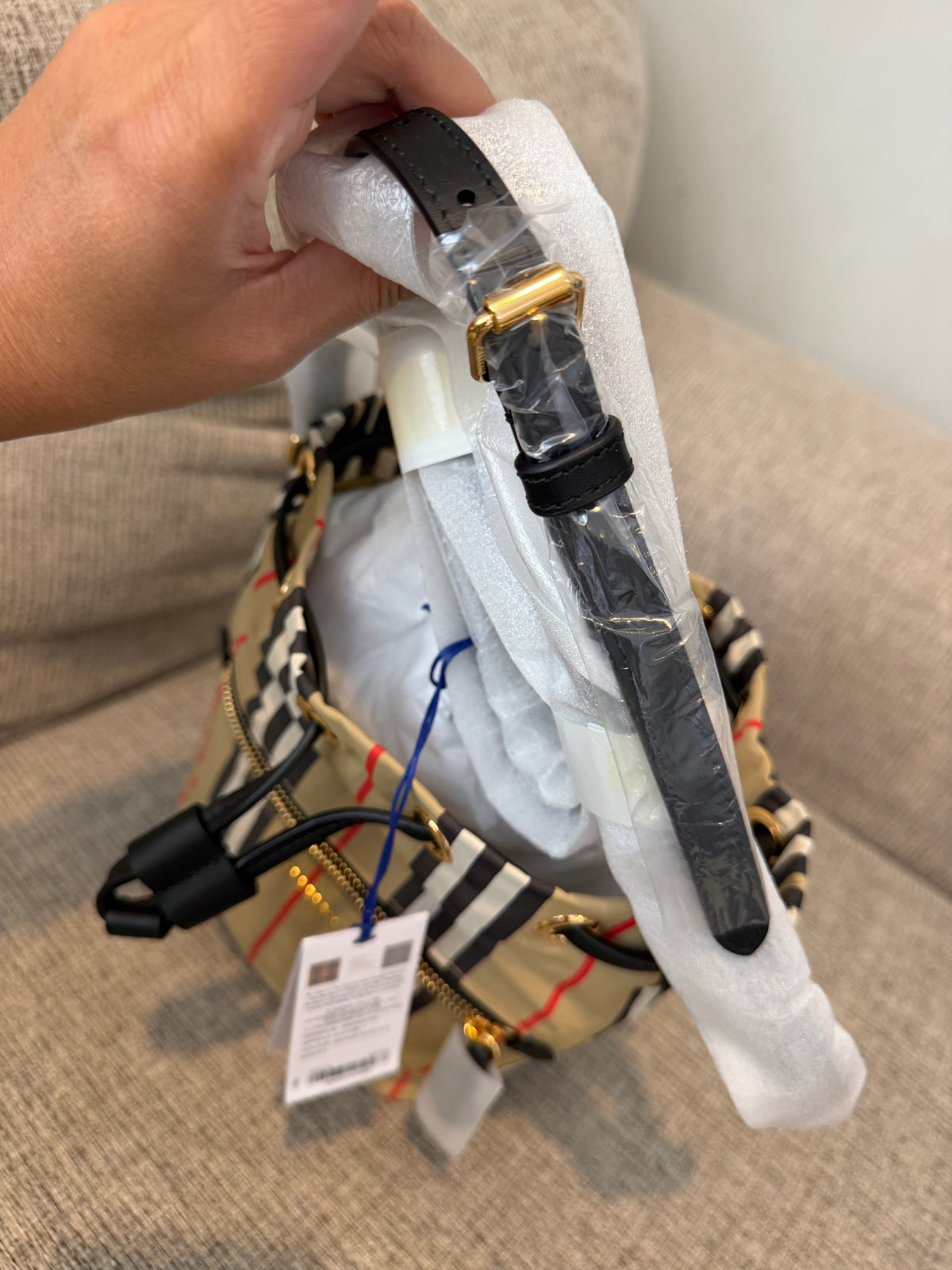 Burberry Bucket Bag Bnew