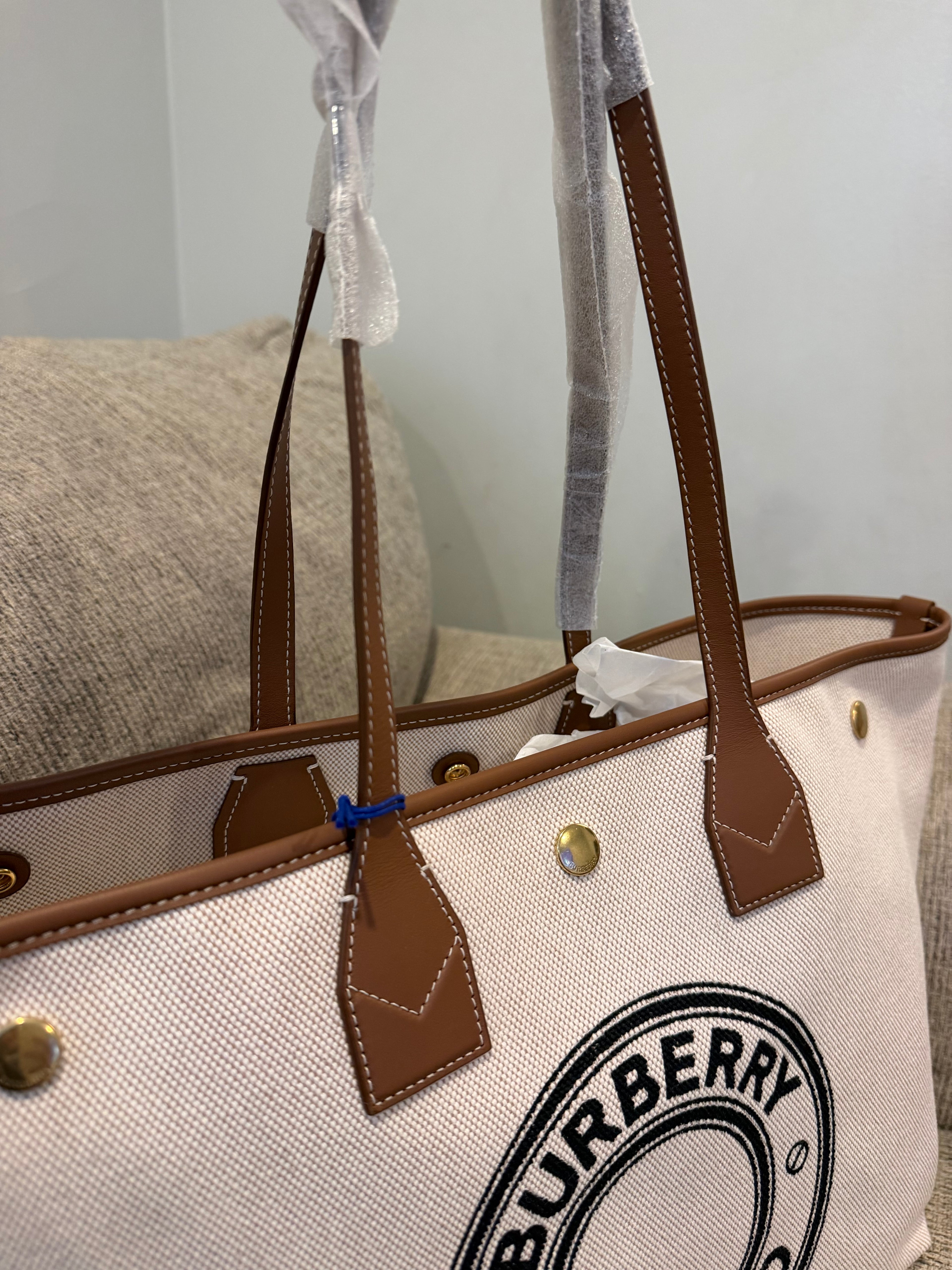 Burberry Tote Bag Medium