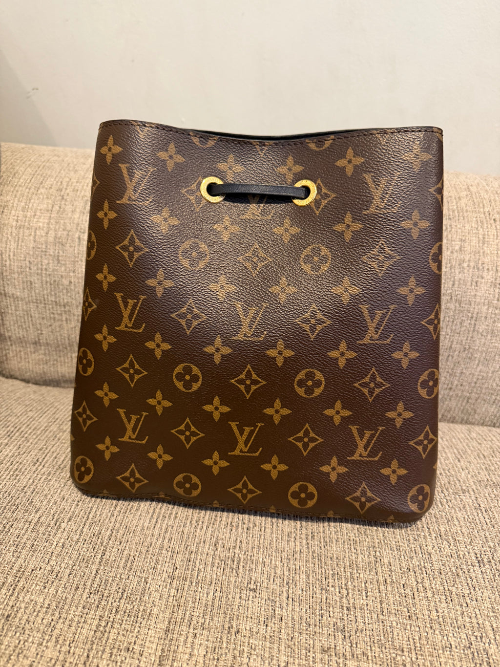LV Neonoe Black monogram