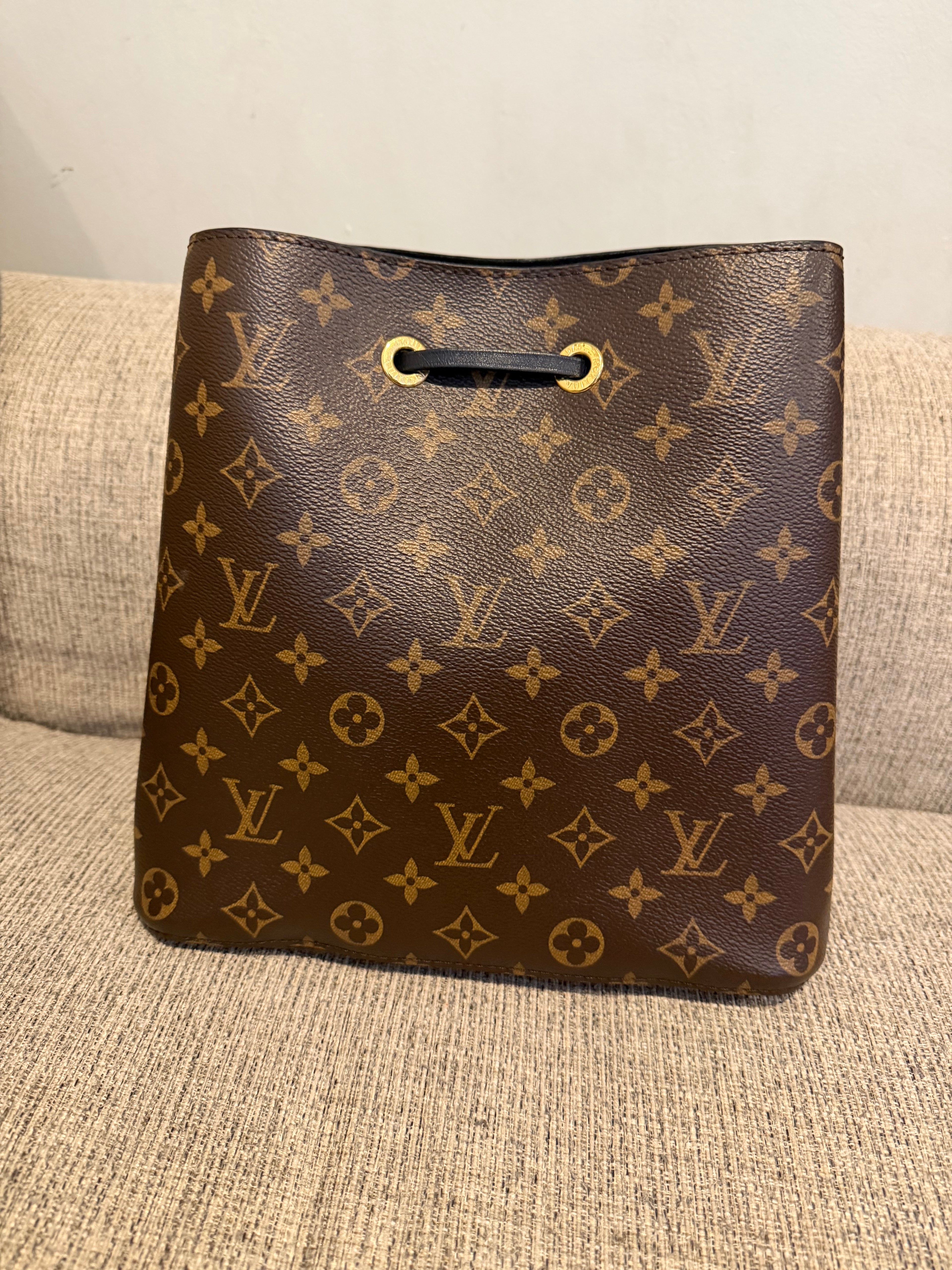 LV Neonoe Black monogram