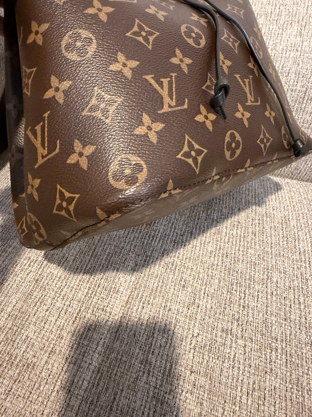 LV Neonoe Black monogram
