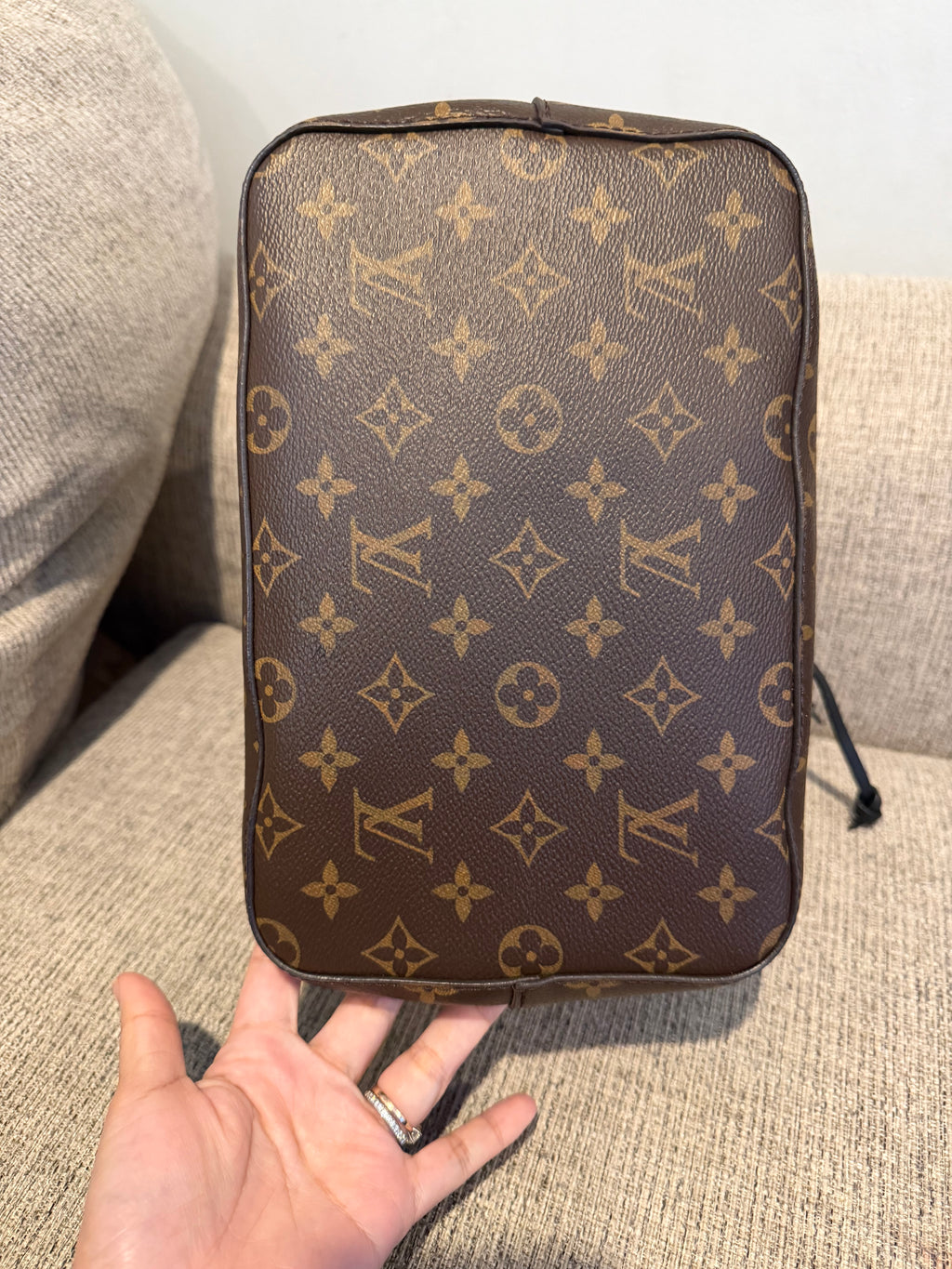 LV Neonoe Black monogram