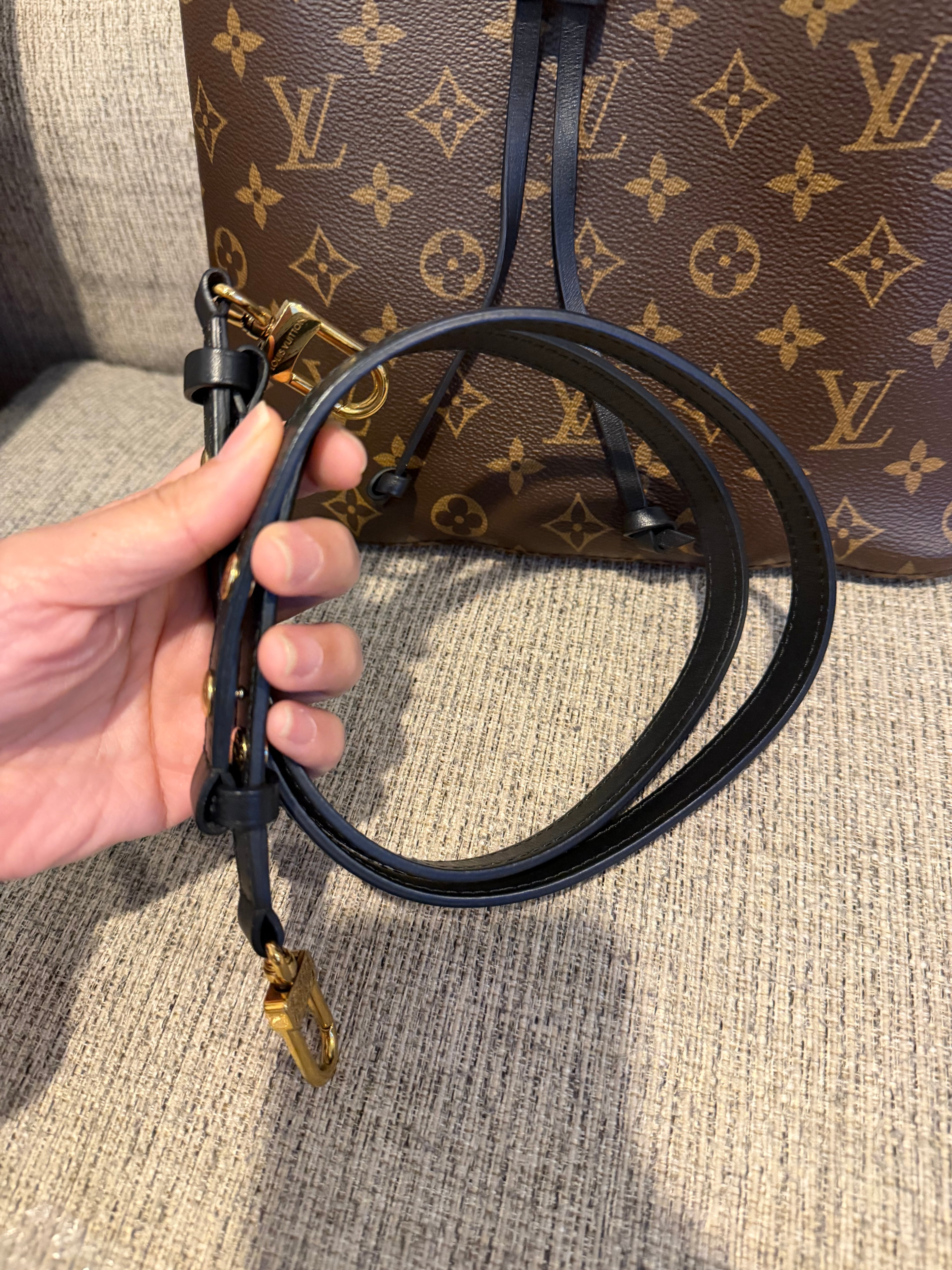 LV Neonoe Black monogram