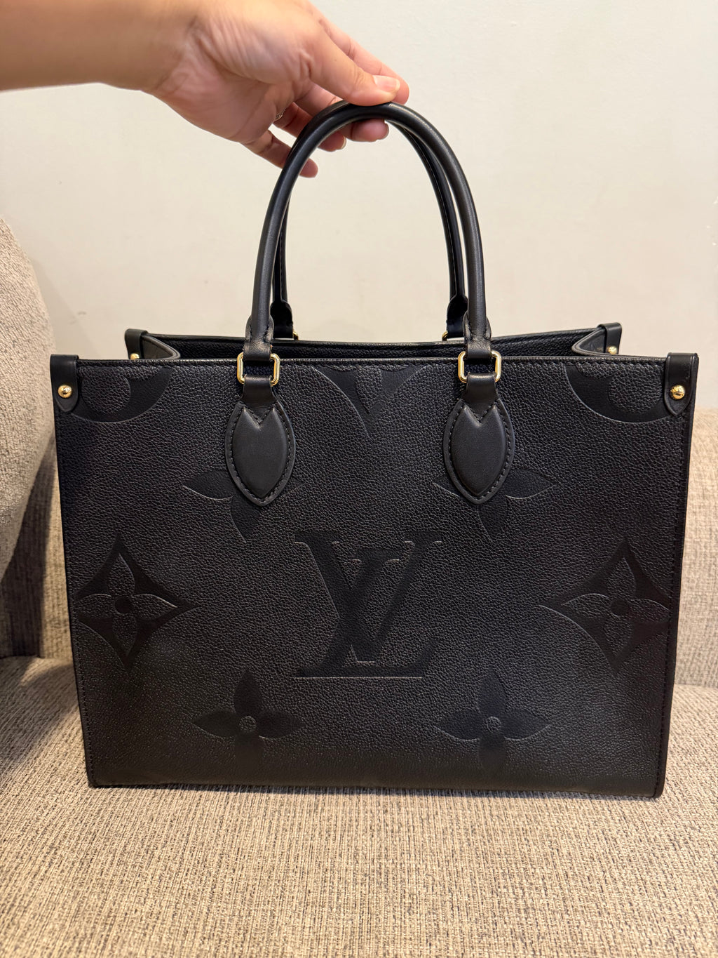 LV OTG MM Black Empreinte