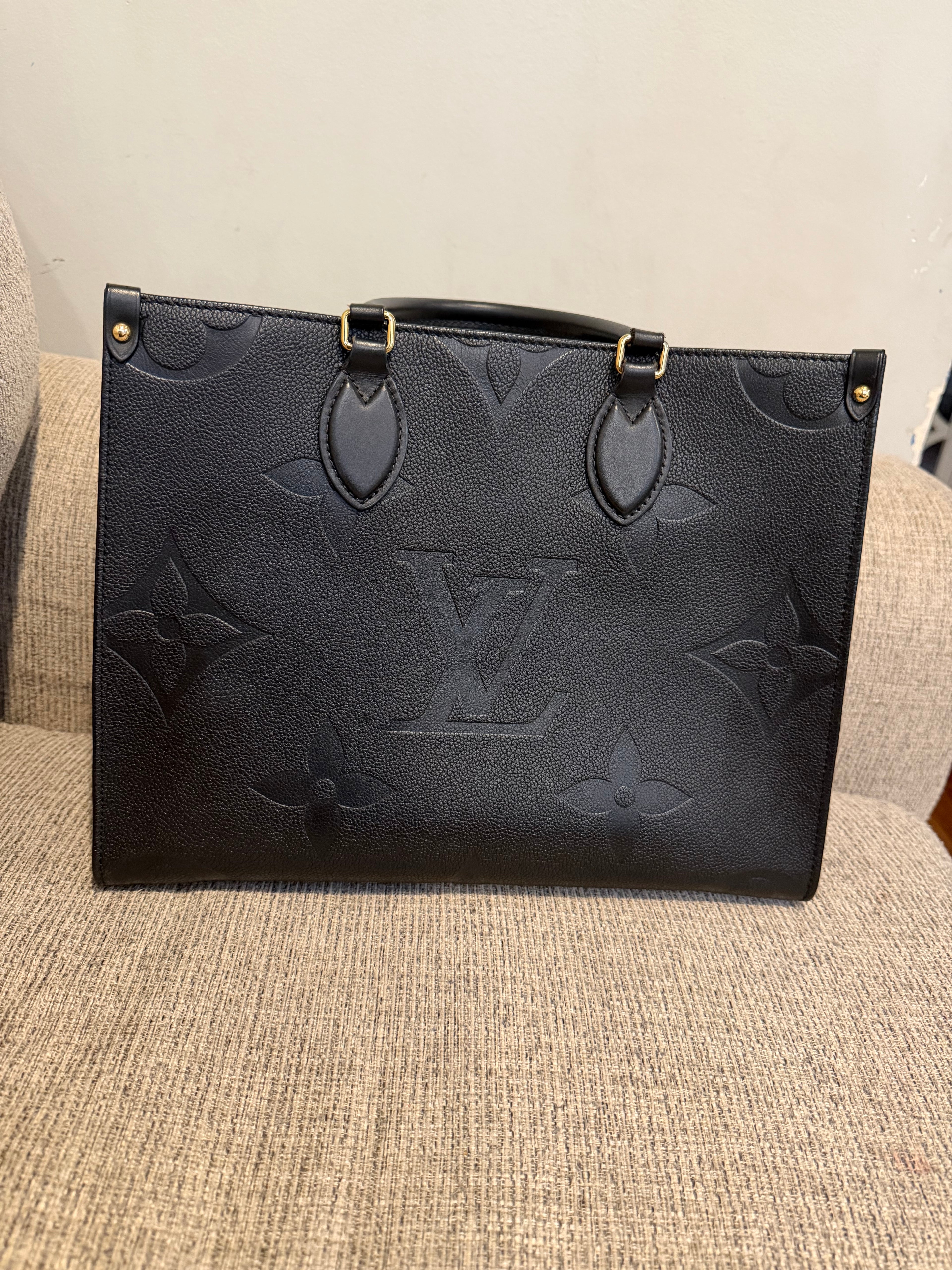LV OTG MM Black Empreinte