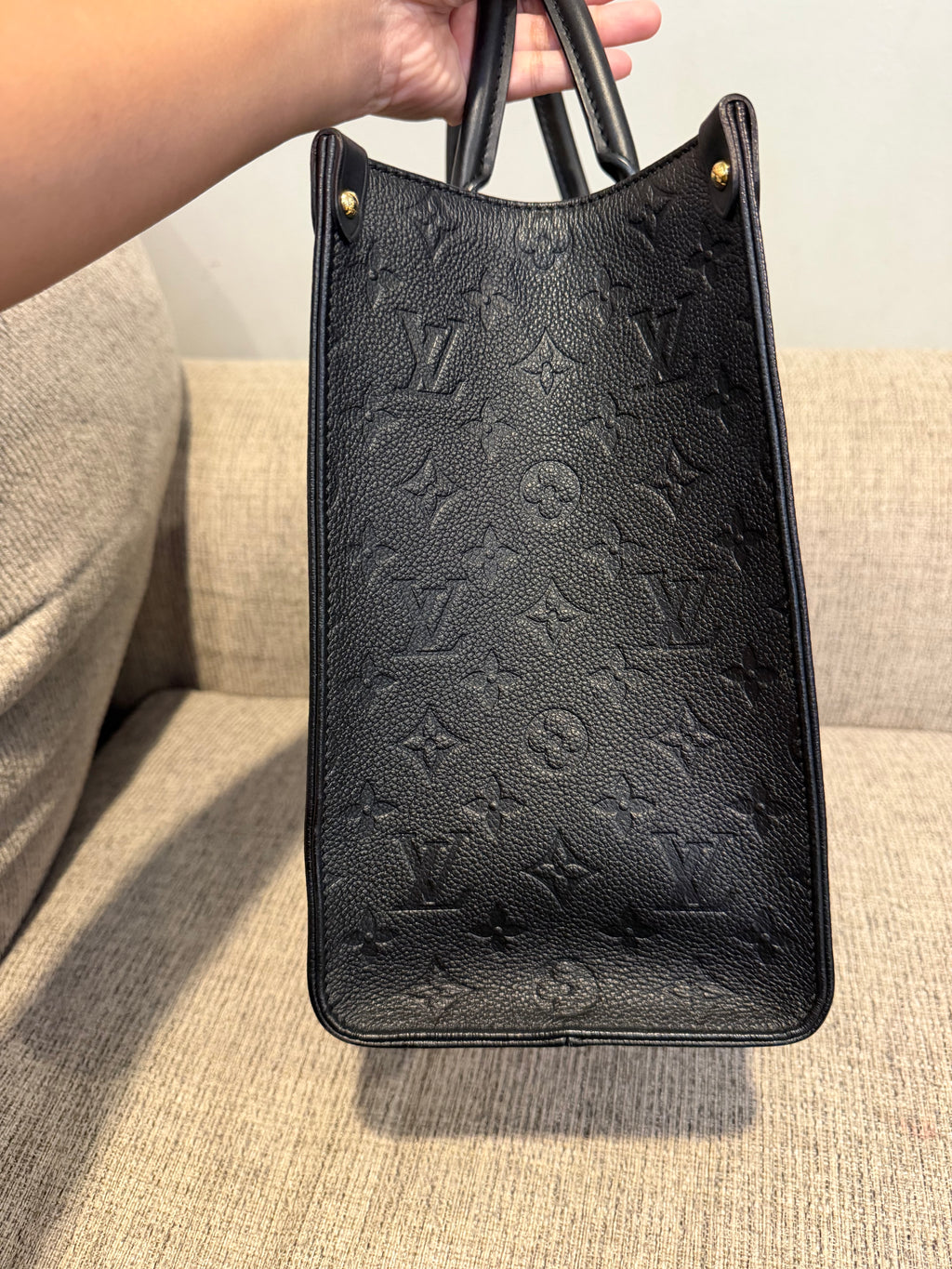 LV OTG MM Black Empreinte