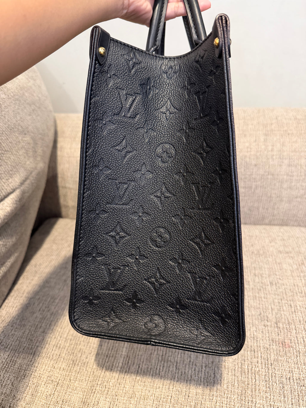 LV OTG MM Black Empreinte