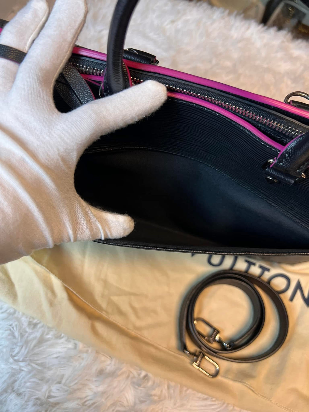 Louis Vuitton Epi Tote Bag Black