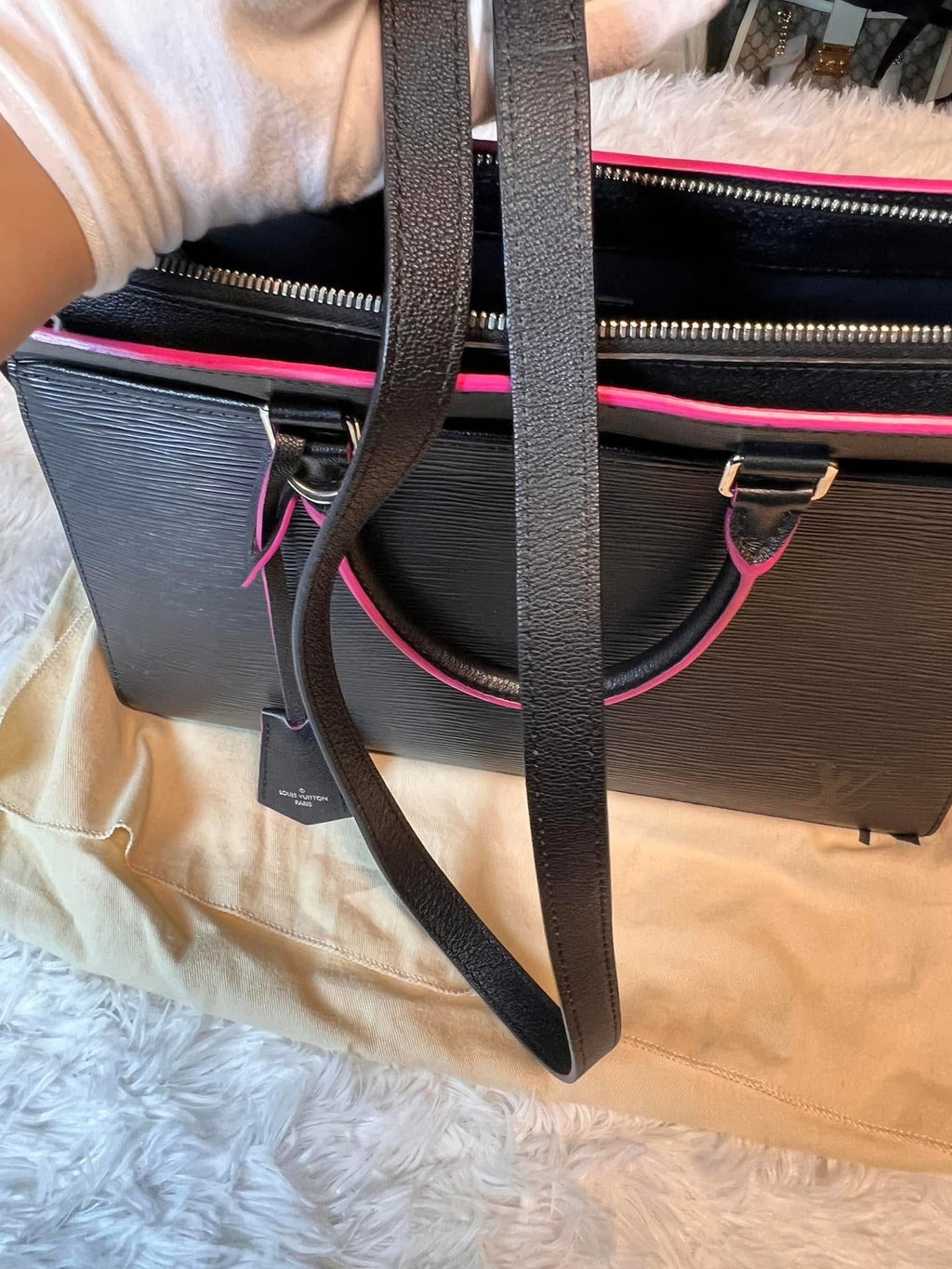 Louis Vuitton Epi Tote Bag Black