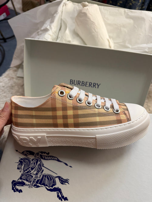 Burberry Sneakers Bnew