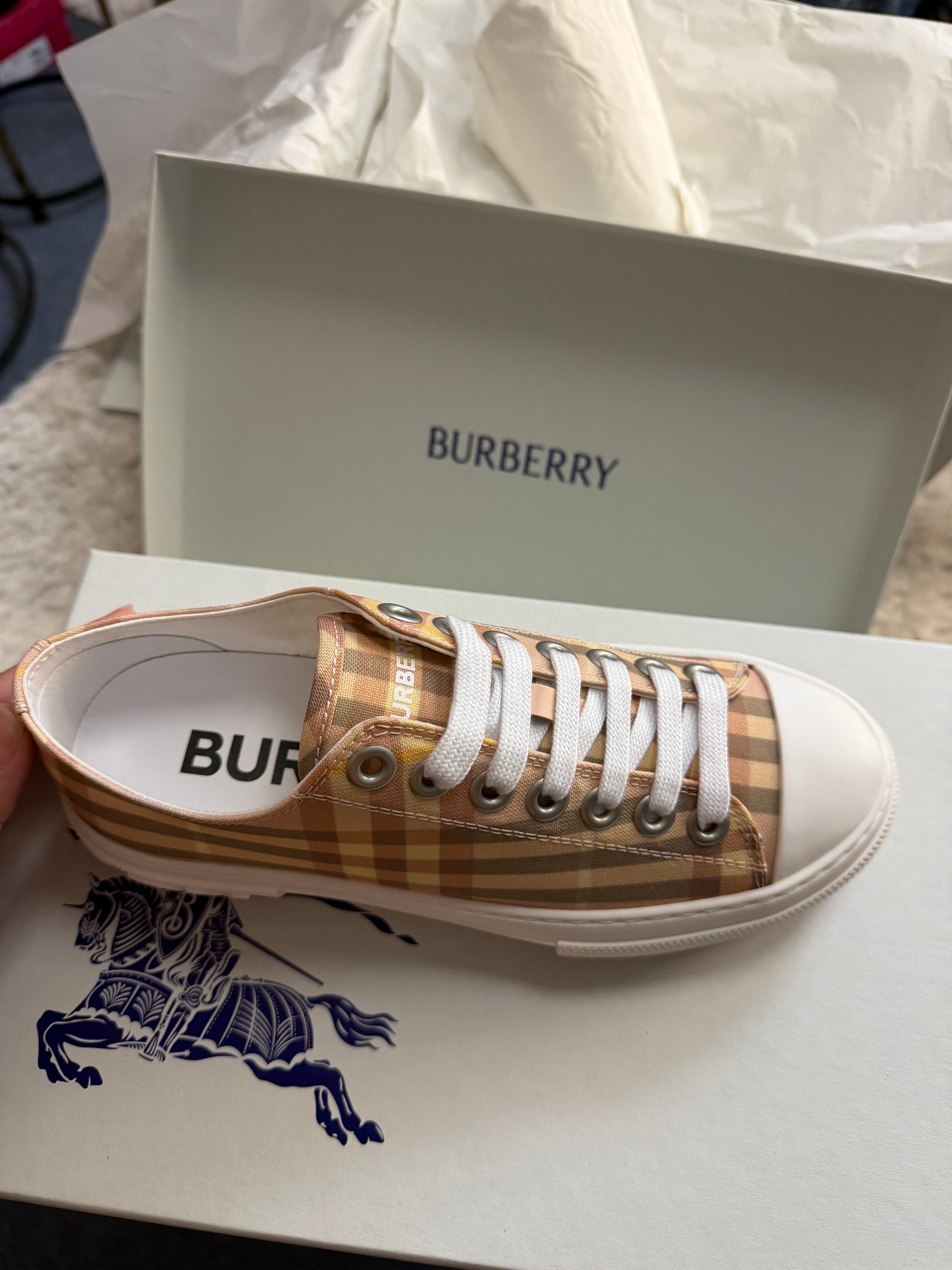 Burberry Sneakers Bnew
