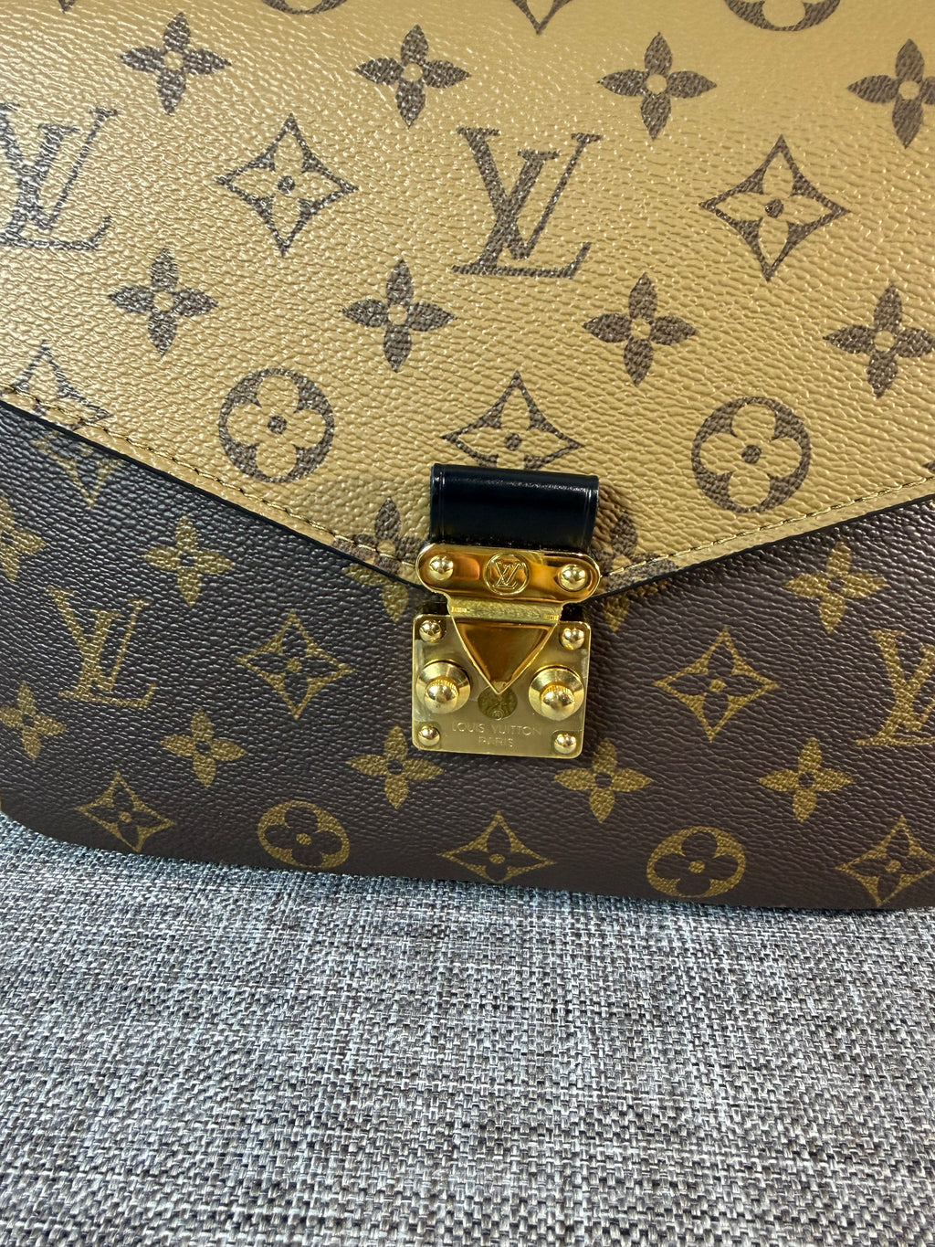 LV Metis Reverse Monogram