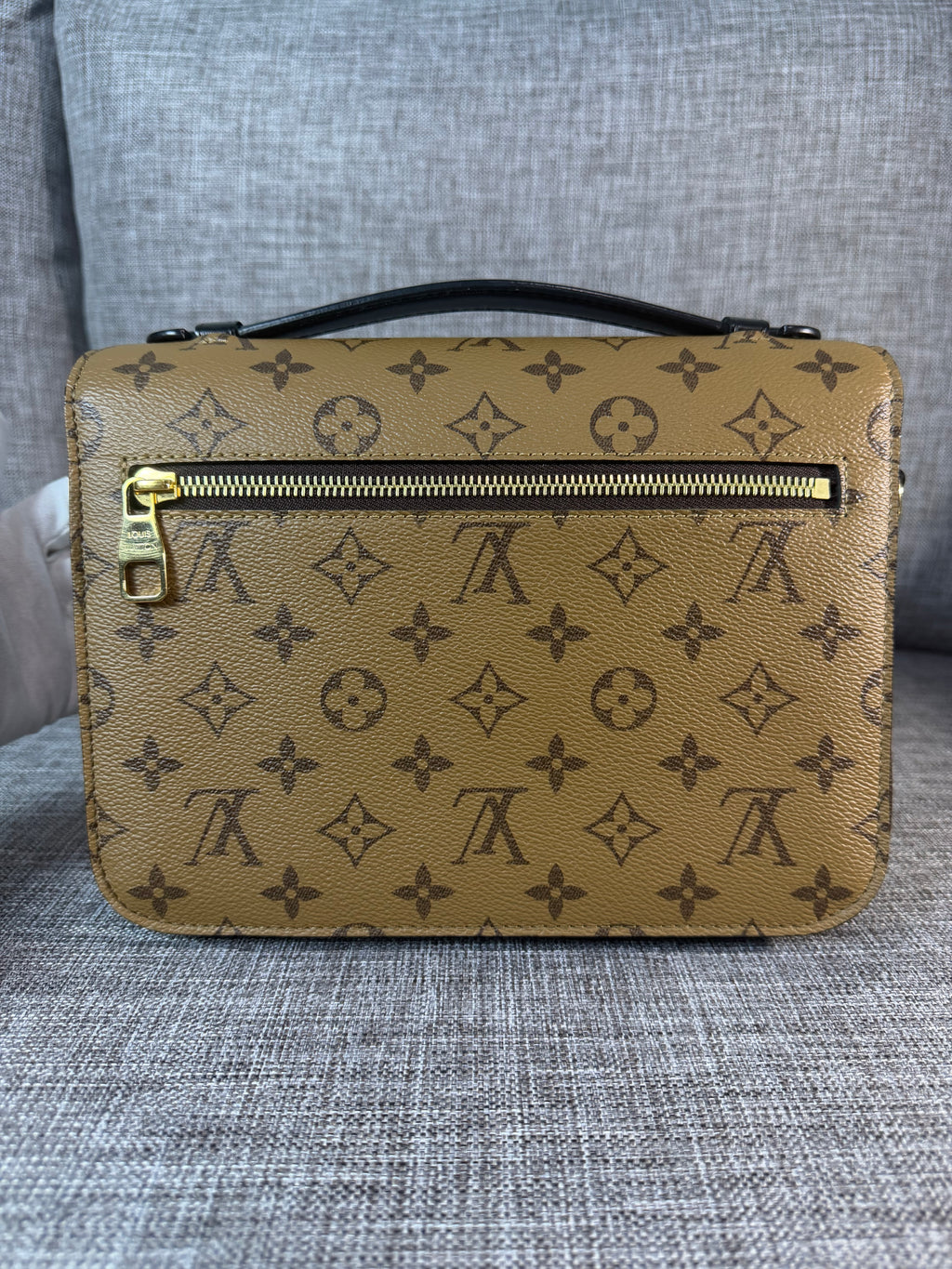 LV Metis Reverse Monogram