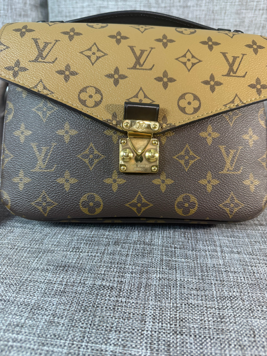 LV Metis Reverse Monogram