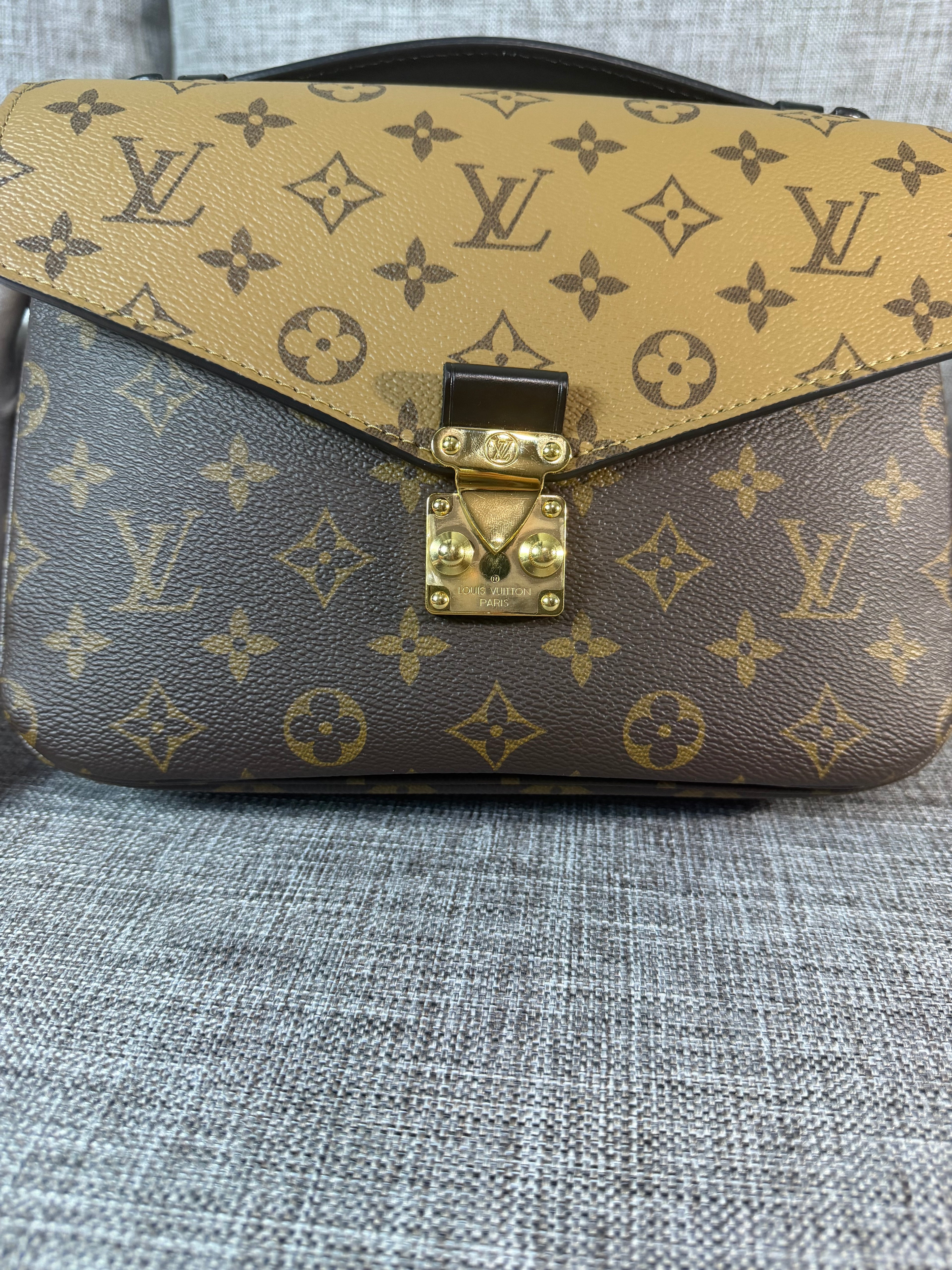 LV Metis Reverse Monogram