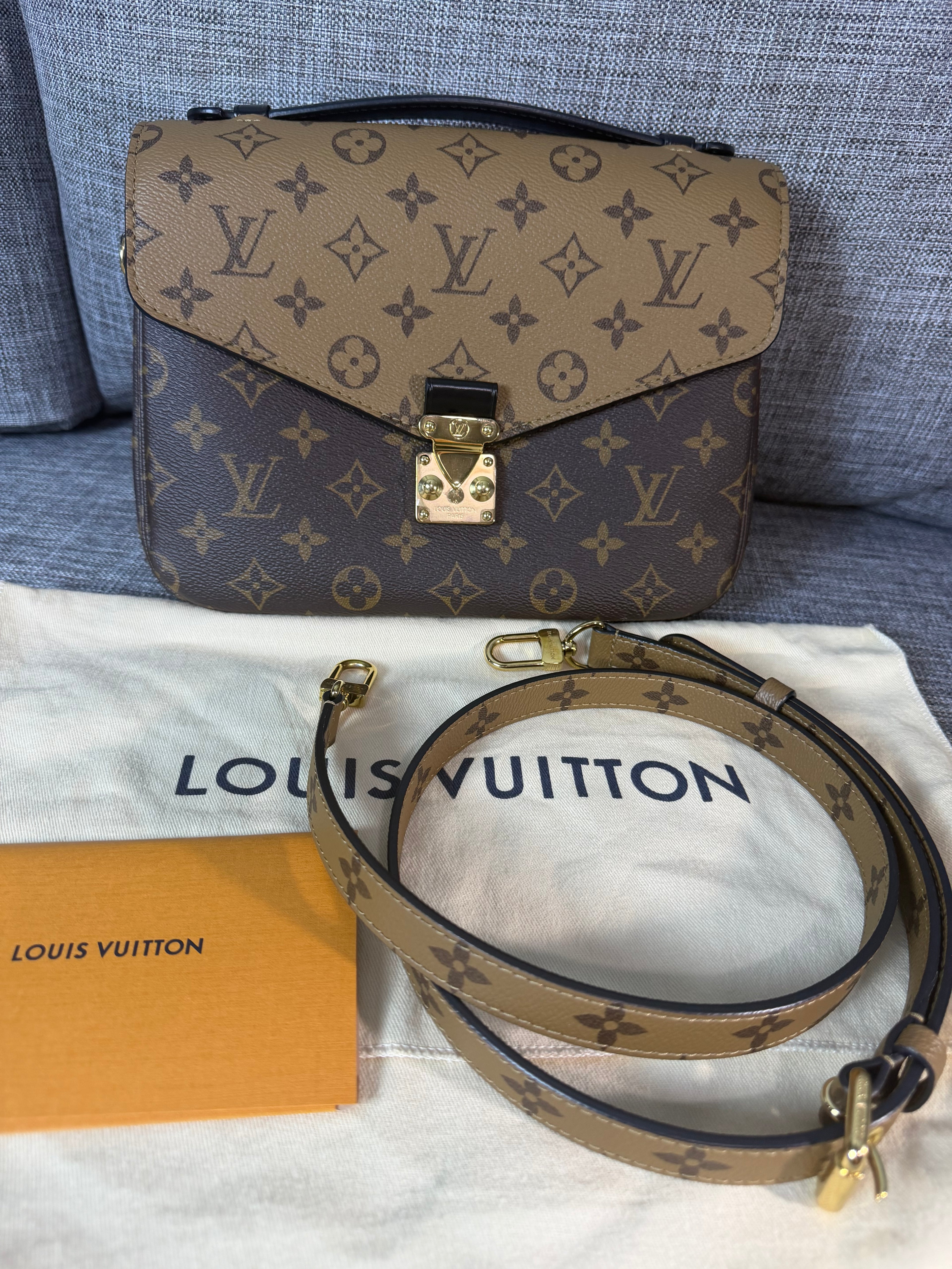LV Metis Reverse Monogram