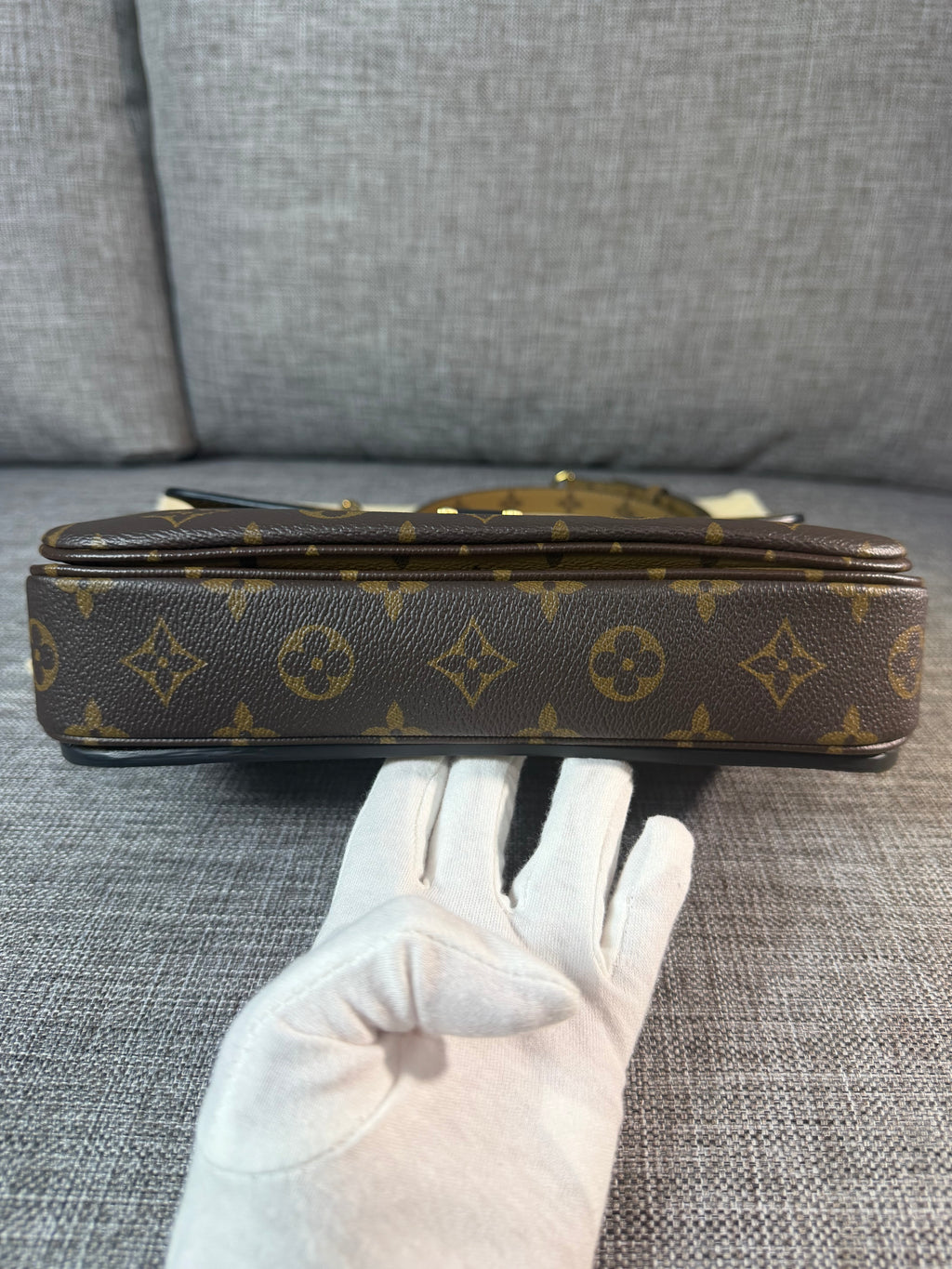 LV Metis Reverse Monogram